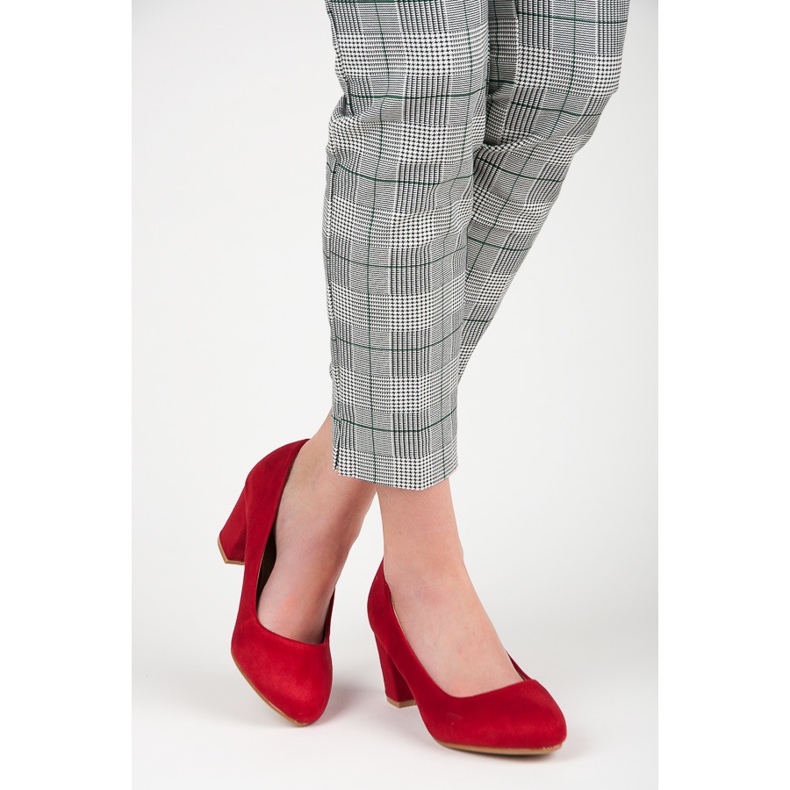 Pompes d'affaires sur le poteau rouge 1