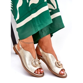 Sandales en cuir à tarif plates avec la décoration de Laura Messi 2865 Zlotys d'or 4