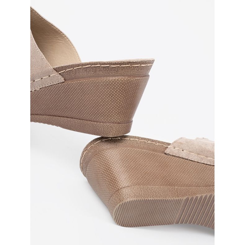 Goodin Tongs plateforme femme beiges 1