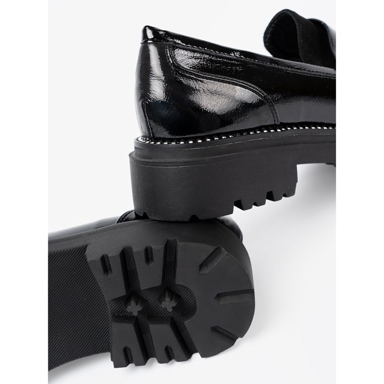 Goodin Mocassins vernies avec des goujons noir 2