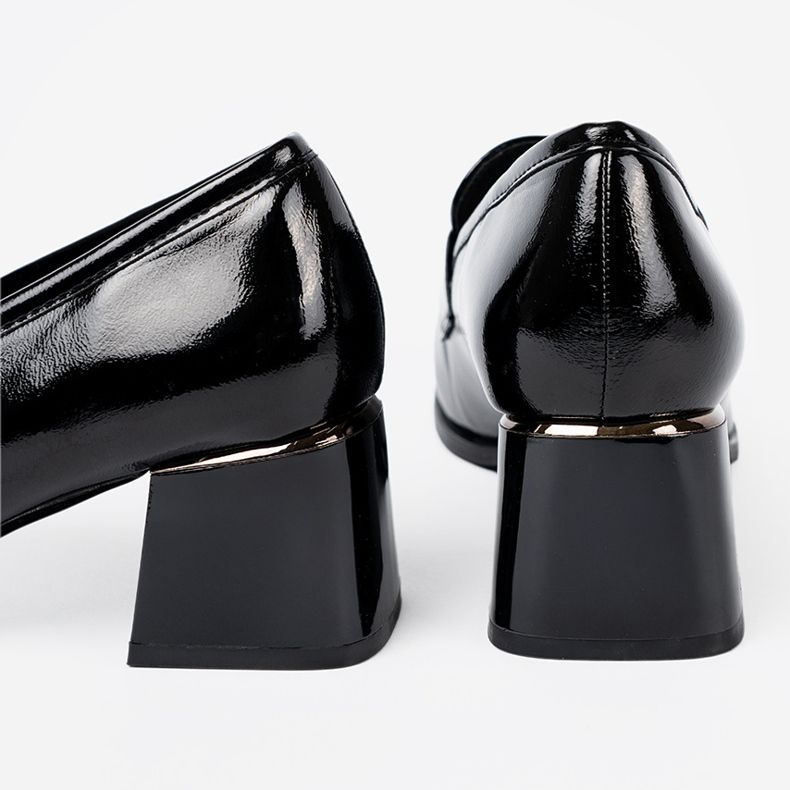 Goodin Chaussures verni avec décoration argentée le noir 1