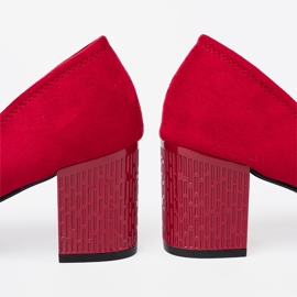 Goodin Pompes élégantes sur un poste décoratif rouge 1 Goodin Pompes élégantes sur un poste décoratif rouge 1