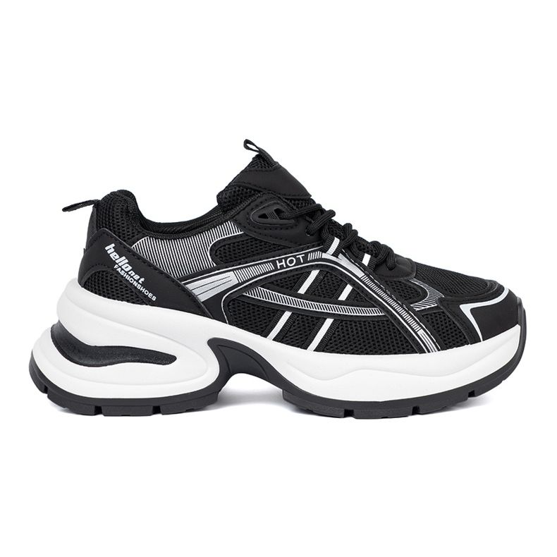 Shelvt Baskets noires avec une tige respirante et une semelle blanche massive 2