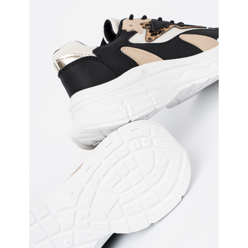 Shelvt Baskets féminines noires et beiges sur une semelle épaisse le noir 2