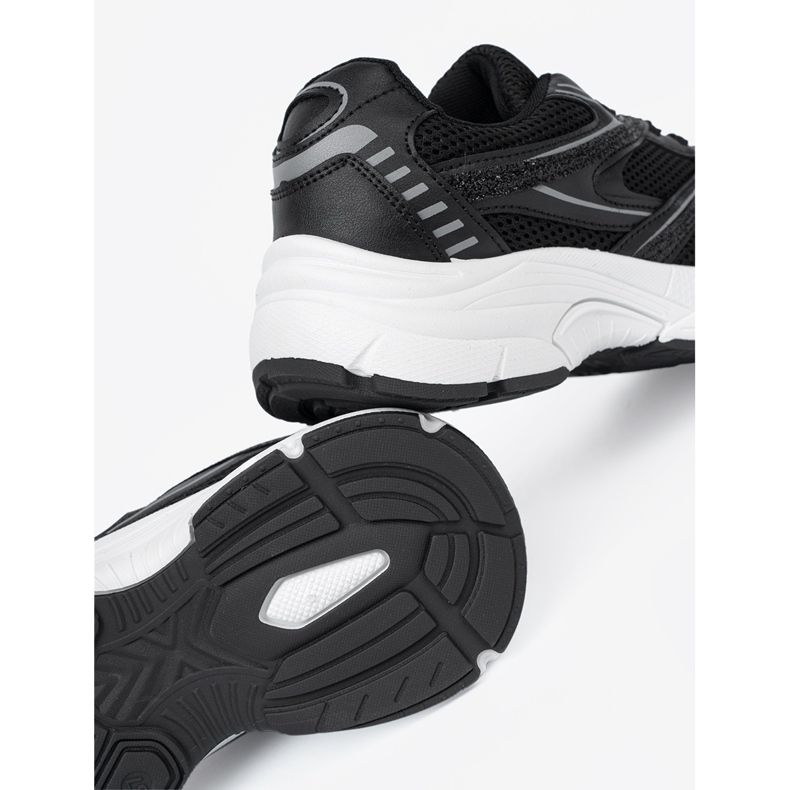 Shelvt Baskets noires avec maille et semelle blanche 1
