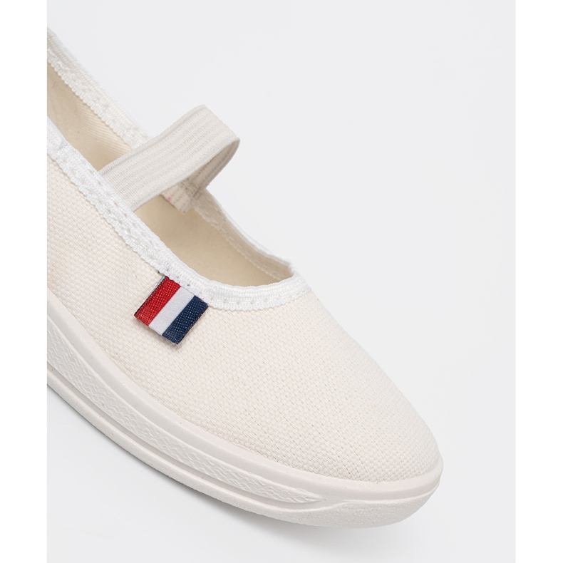 Shelvt Chaussures blanches légères avec une ceinture flexible 1