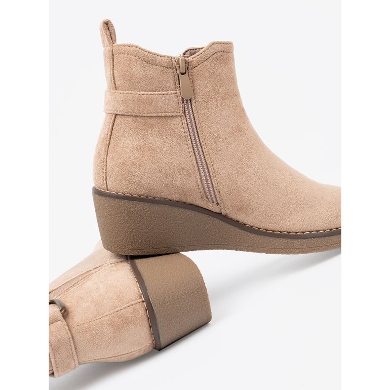 Shelvt Bottes féminines beige sur un coin confortable et bas 1