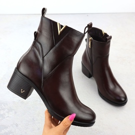 Bottes pour femmes sur le poste isolé Brown Vinceza 58581 brun 1