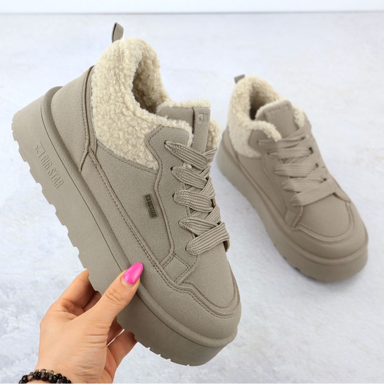 Baskets isolées pour femmes avec un manteau en peau de mouton Big Star SS274105 1