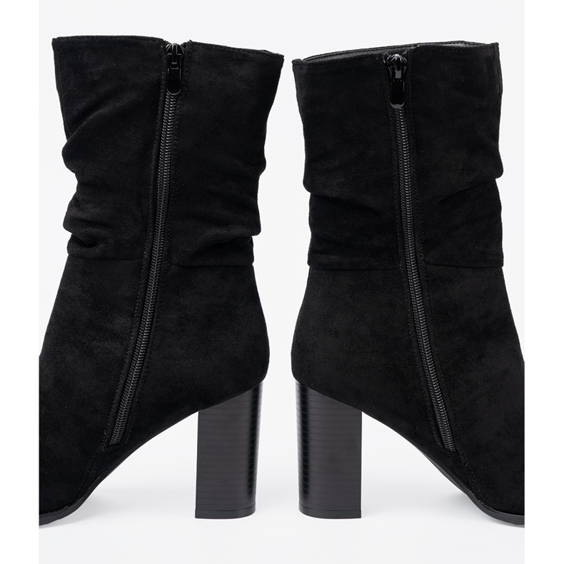 Shelvt Bottes noires sur le poteau avec une tige froissée le noir 1 Shelvt Bottes noires sur le poteau avec une tige froissée le noir 1