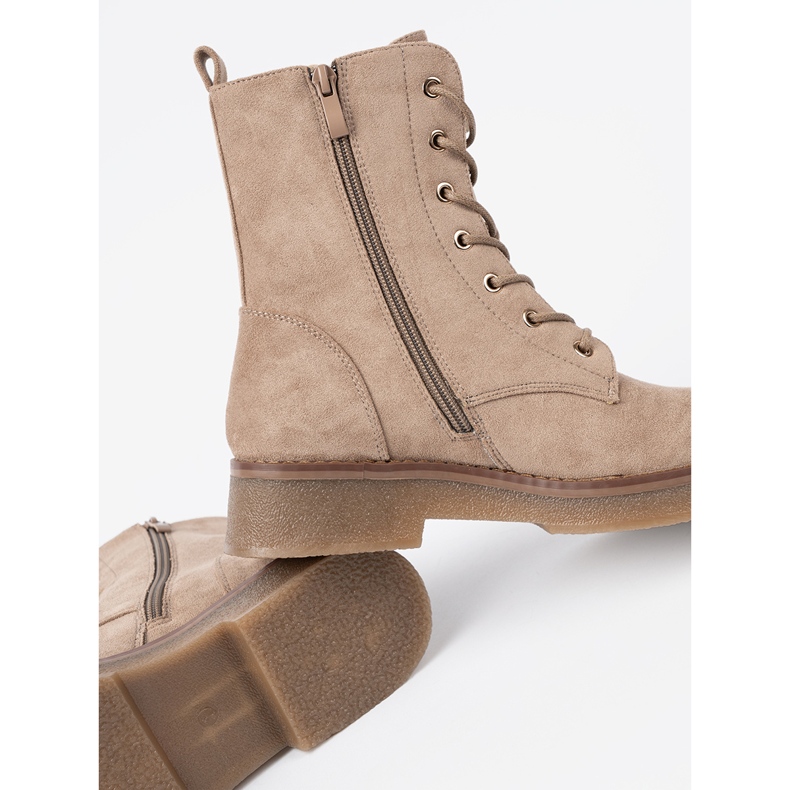 Shelvt Travailleurs beige élégants avec un nez rond 1