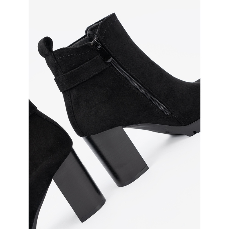 Shelvt Bottes noires sur le poteau avec une pince décorative le noir 1