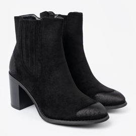 Shelvt Bottes en daim noir sur un pilier élevé isolé le noir 2