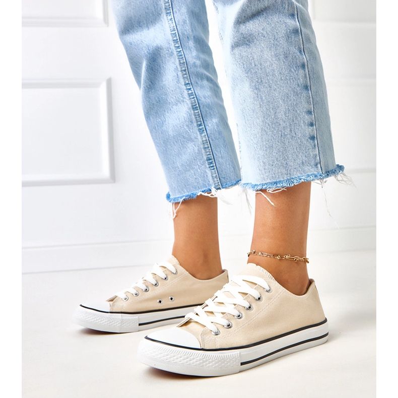 Baskets de zurhat féminines classiques beige 1