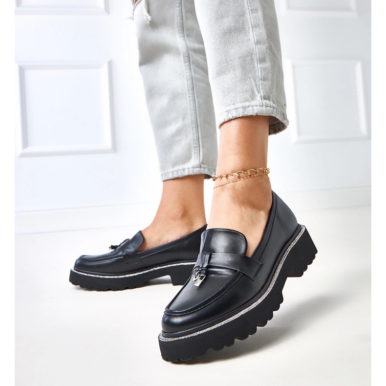 Mocassins noirs avec décoration et zircone cubique 1
