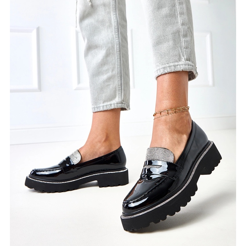 Mocassins vernies noirs décorés de zircons de lares 2