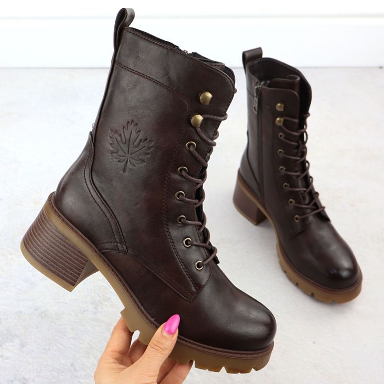 Vinceza Bottes sur le bloc Vincez en 89136 Jan417 brun 1