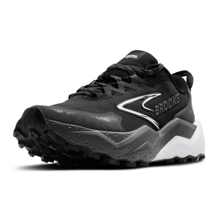 Caldera 8 Chaussures de course pour hommes dans le champ noir 2