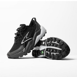 Caldera 8 Chaussures de course pour hommes dans le champ noir 3