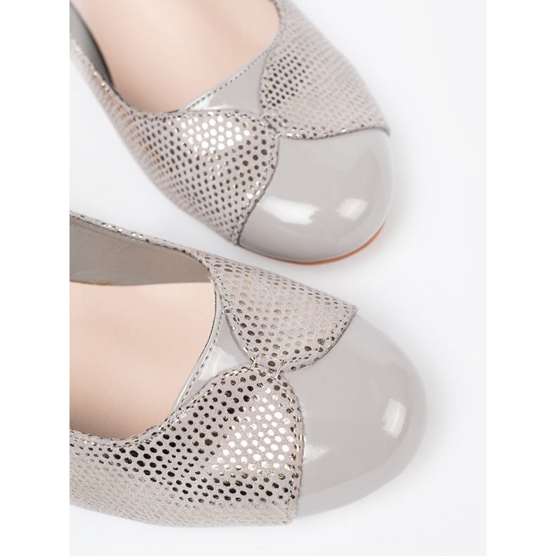 Shelvt Pompes grises avec une décoration argentée 1