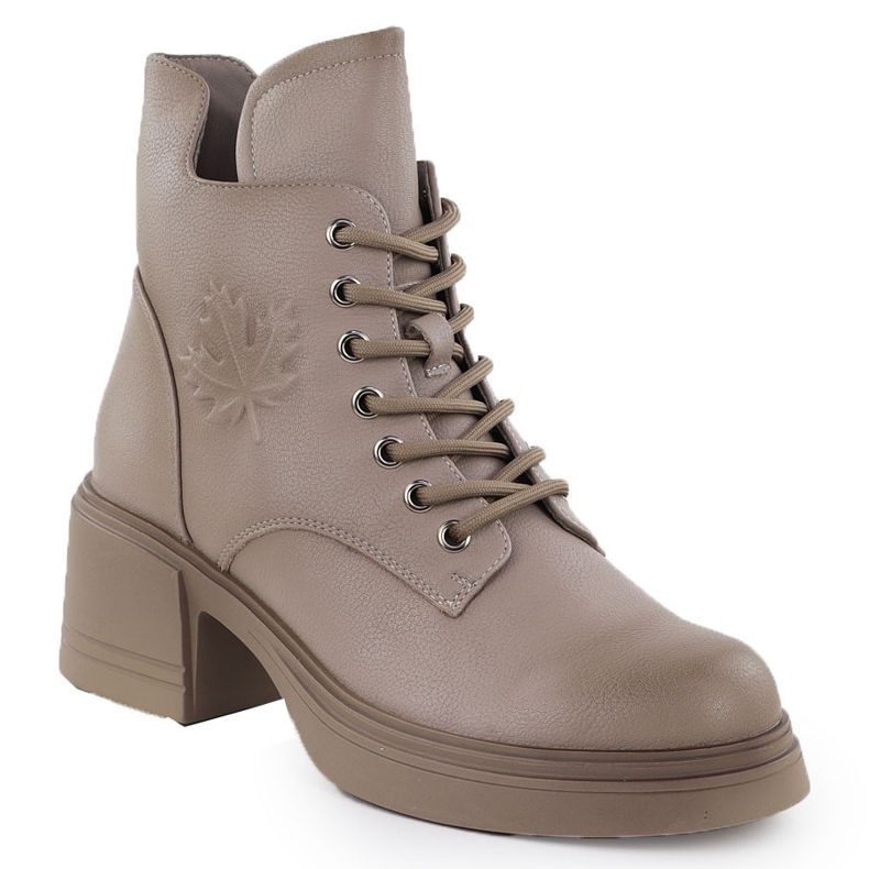 Bottes en cuir sur le pilier isolé beige Vinceza 26-39950 1