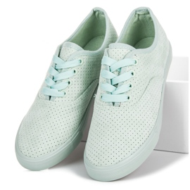 Baskets ajourées en suède vert 3