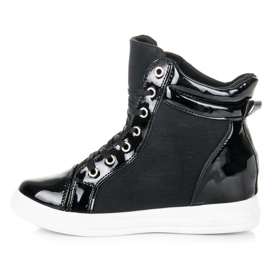 Emaks Baskets laquées le noir 1