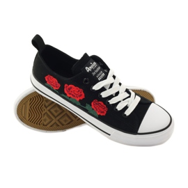 American Club Sneakers avec roses brodées American 17035 rouge noir blanc 3