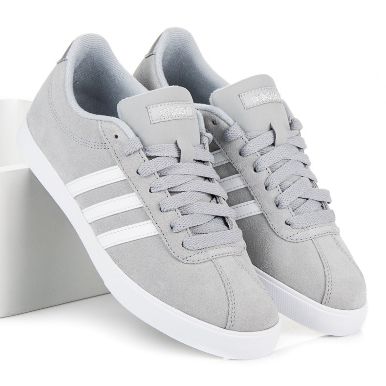 Ensemble court Adidas gris 2