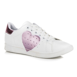 Baskets blanches avec un coeur violet 5
