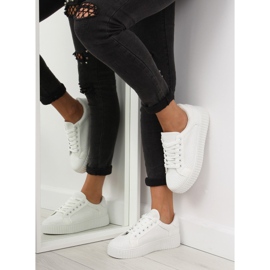 AX02 baskets effrayantes blanches 5