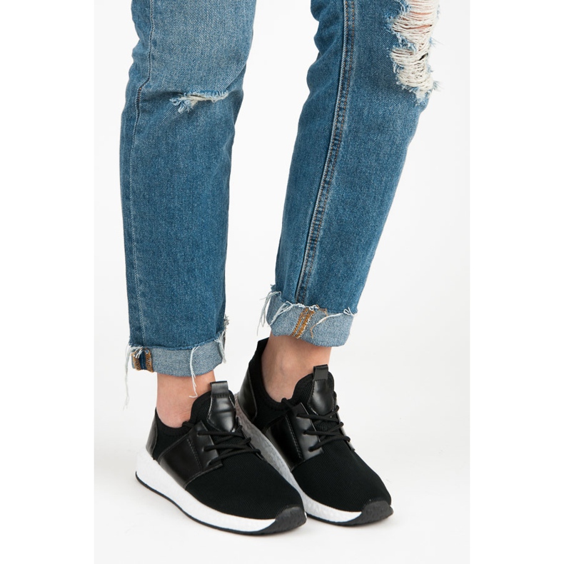 Chaussures de course le noir 1