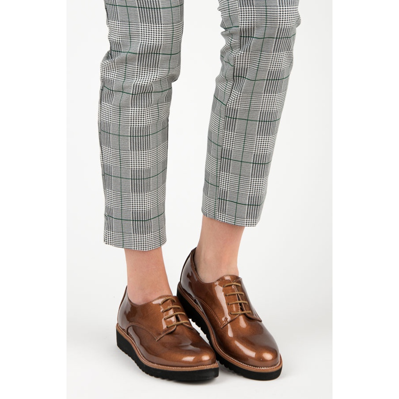 Kylie Richelieus laqués brun 1 Kylie Richelieus laqués brun 1