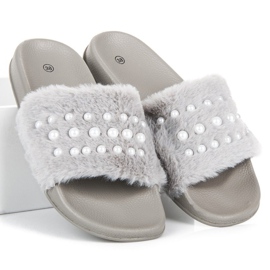 Chaussons avec fourrure et perles gris 1