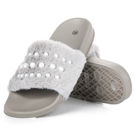Chaussons avec fourrure et perles gris 2