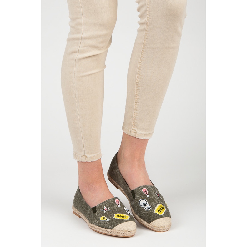 Bestelle Espadrilles printanières à patchs vert 1