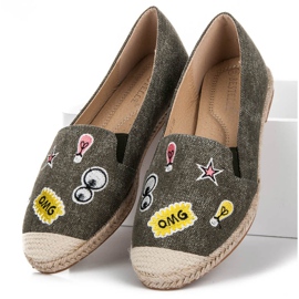 Bestelle Espadrilles printanières à patchs vert 3