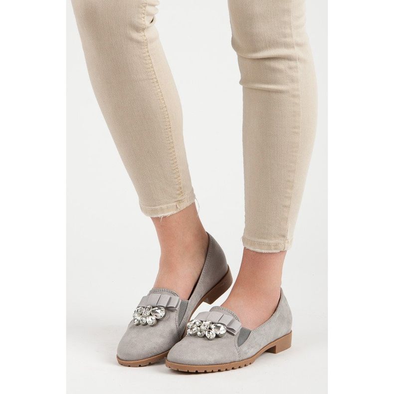 Bestelle Chaussures à enfiler avec un ornement gris 1