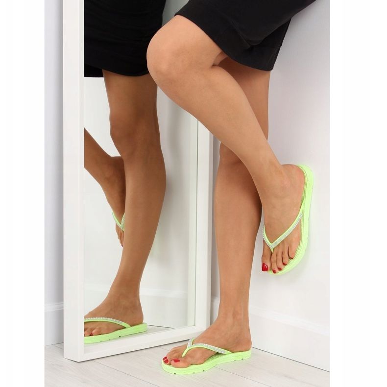 BM Tongs en caoutchouc vertes CK40P LT.GREEN 1