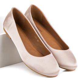 Ch. Creation Ballerines beiges satinées 4