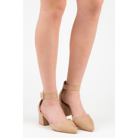 Sandales petit talon en daim brun 1
