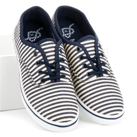 McKey Des baskets au style marin bleu 1 McKey Des baskets au style marin bleu 1
