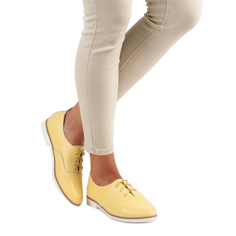 Chaussures mazaro en cuir jaune 1
