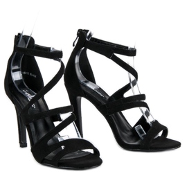Sandales en daim sur un talon haut le noir 5