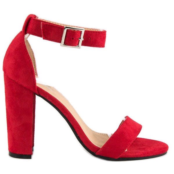 Sandales classiques sur un bar rouge 1