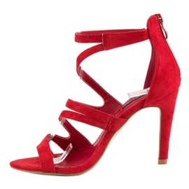 Sandales en daim sur un talon haut rouge 2