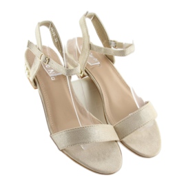 Sandales à talons avec perles beige 99 1