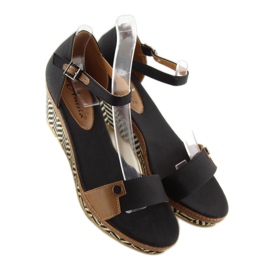 Sandales noires à semelles compensées J7731-8 noir le noir 1