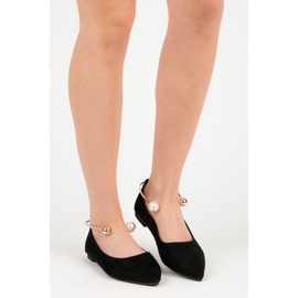 Ballerines avec un ornement le noir 6