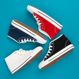 Baskets noires au dessus de la cheville 1